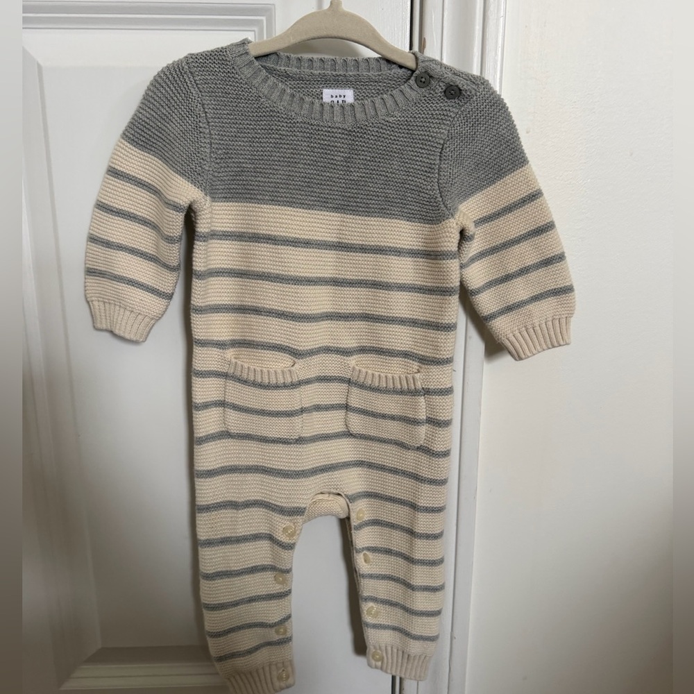 Baby Gap Knit One-Piece Sweater Romper Size 3-6 months